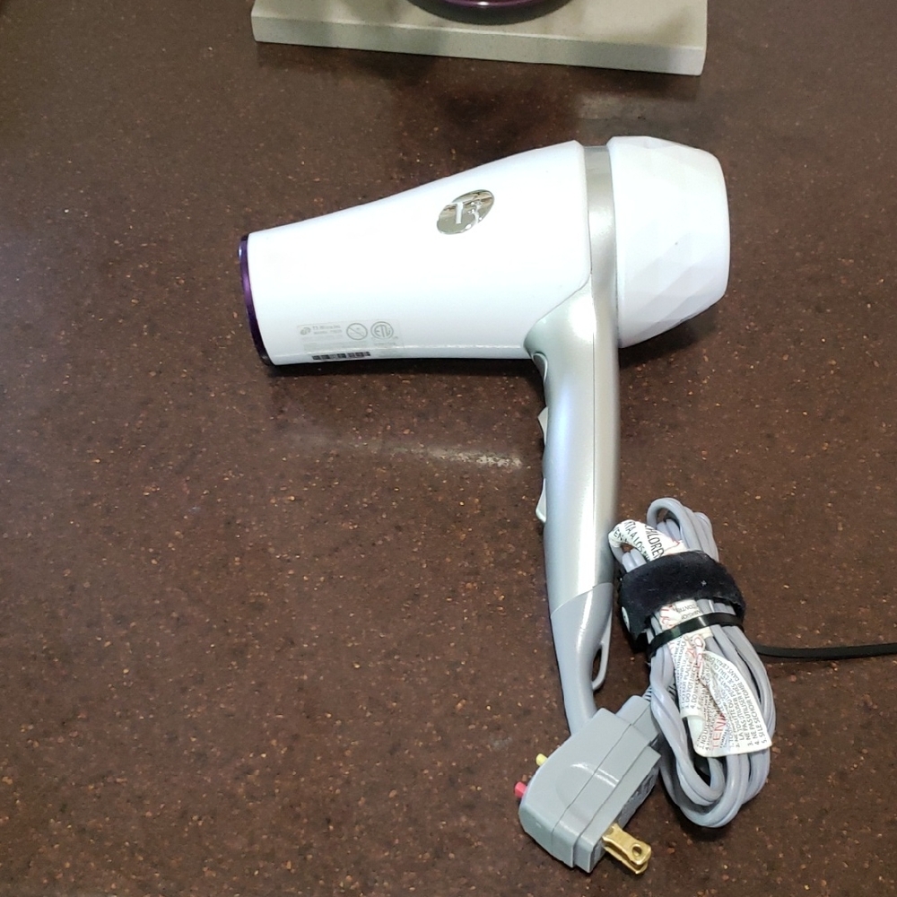 T3 featherweight 2 hair dryer white (TESTED WORKS).